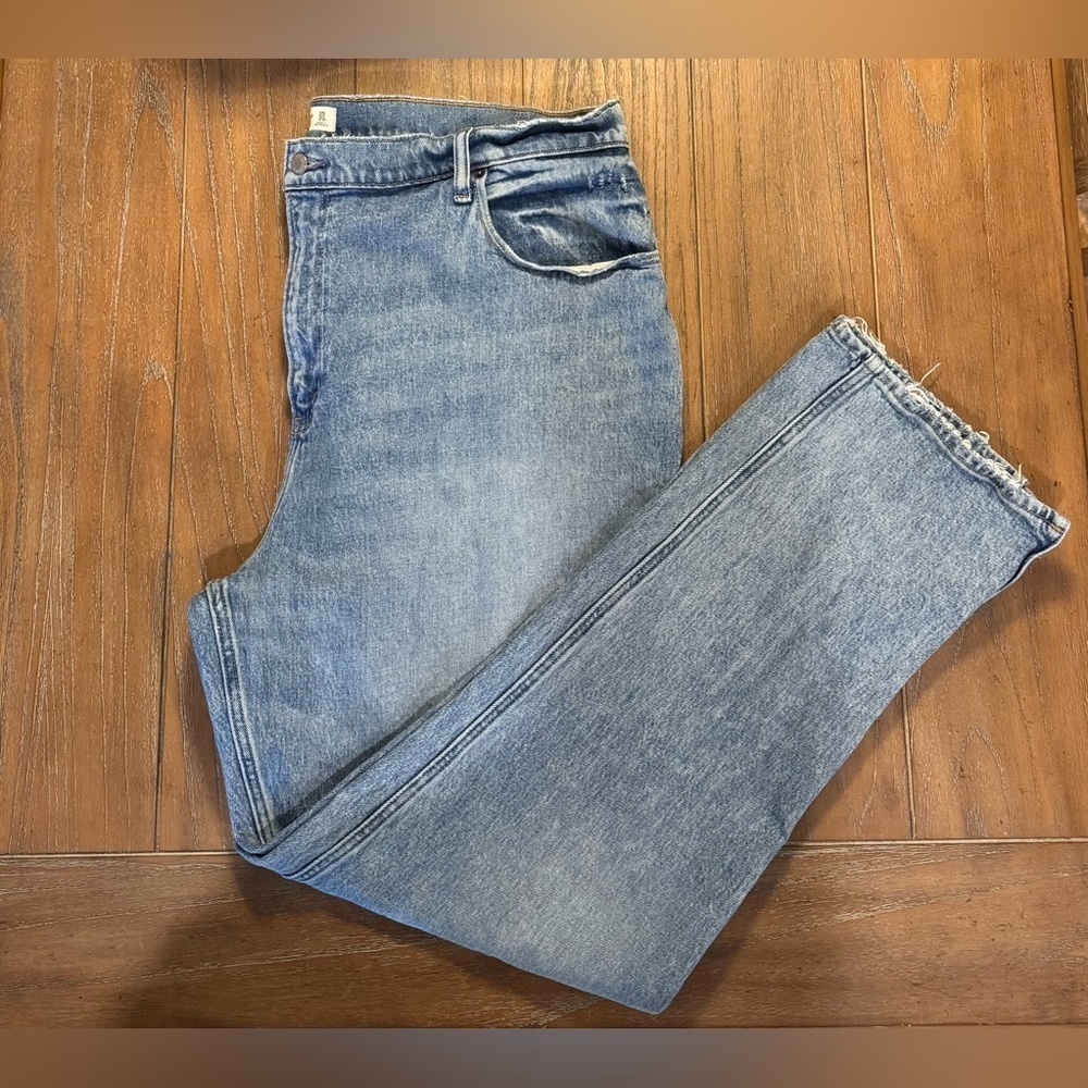 Abercrombie & Fitch Women's Light Blue Straight Leg Jeans